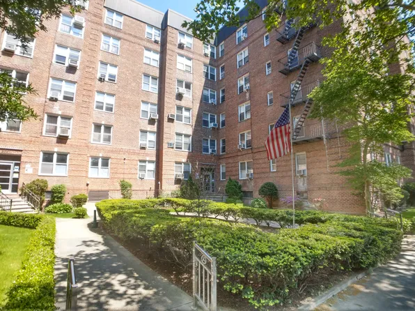 2553 East 7th Street image 1 of 10