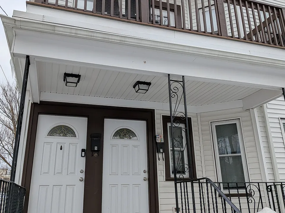 7 Eastman St #9