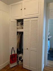 Rented by M.Grossman R.E. Management