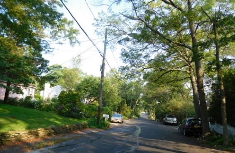 2nd image of 18 Floral Rd