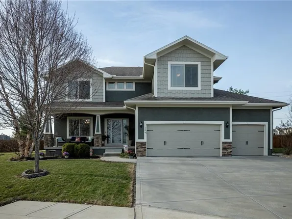 104 SW Greenbriar Dr, Blue Springs, MO 64064