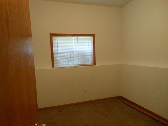 Down stair bedroom (one of two)