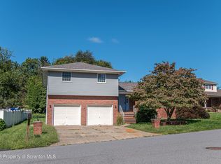 20 W Sunrise Dr, Pittston, PA