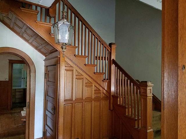 2nd image of 411 N Hickory St