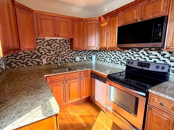 39 Adams St #2, Worcester, MA 01604