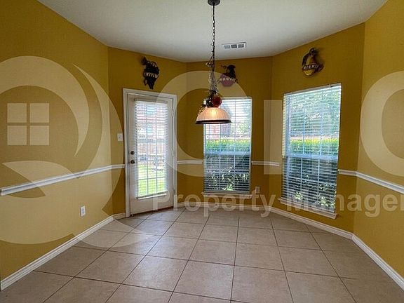 5th image of 11618 Beeville Dr