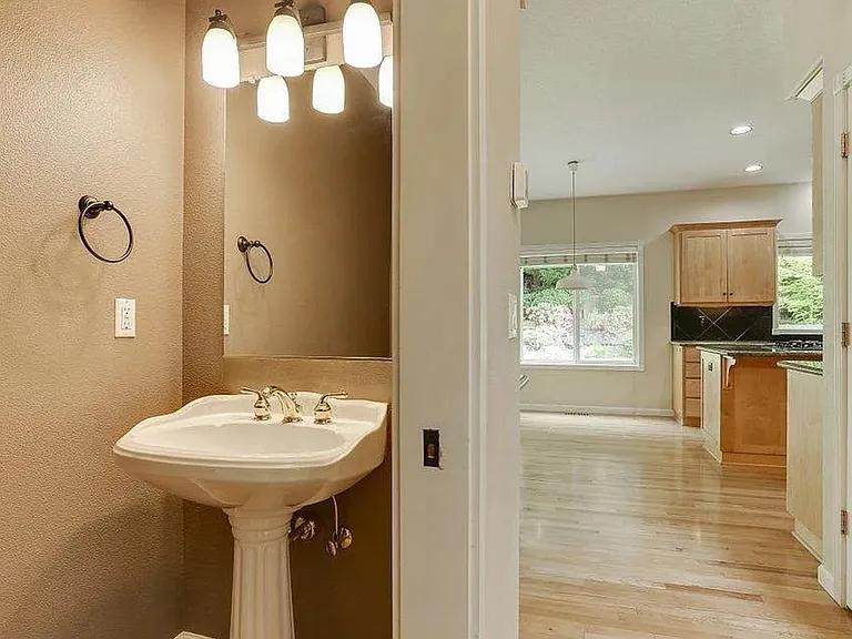 16541 NW Graf St — Photo 14