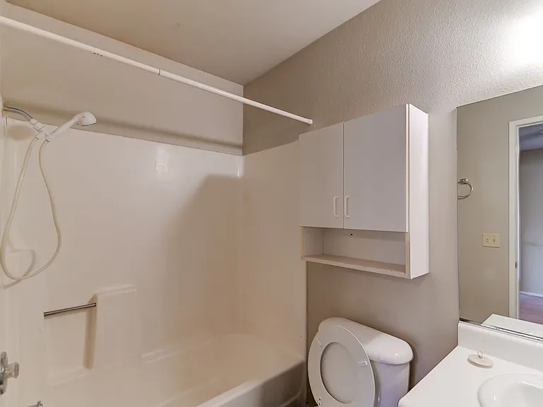 824 Hedge Way #2 — Photo 7