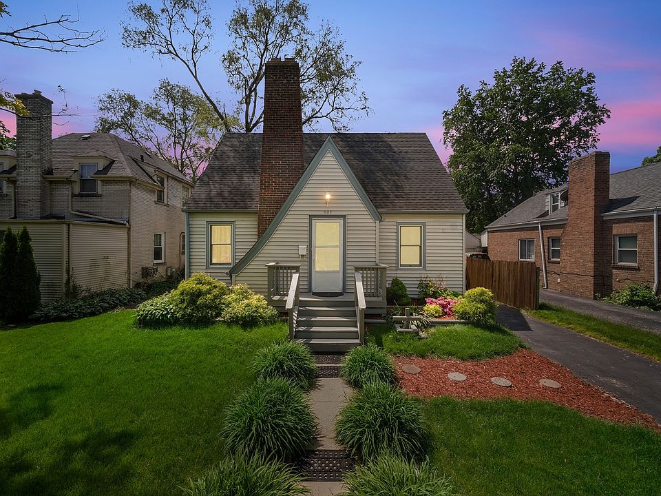 1st image of 905 Woodlawn Ave
