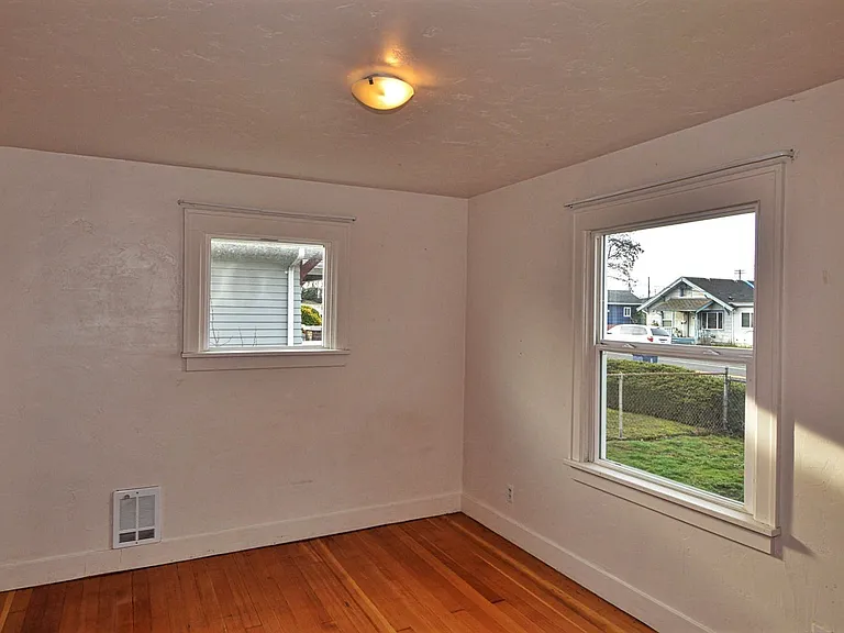 7025 S Puget Sound Ave — Photo 8
