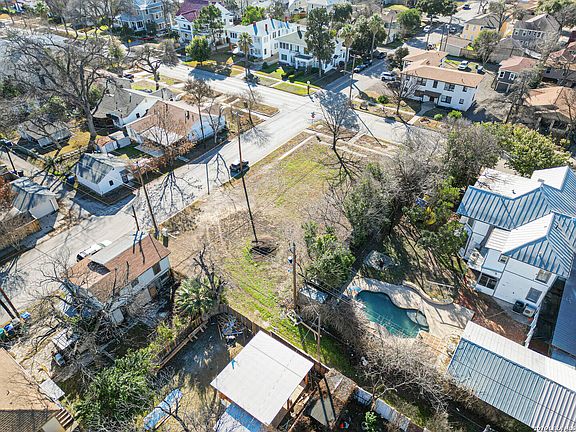 4th image of 1003 W WOODLAWN AVE LOT 44-46