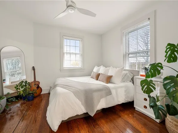 33 Marsh St, Newport, RI 02840