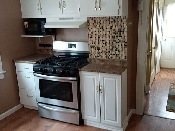 5th image of 96 Ladner Ave Floor 2