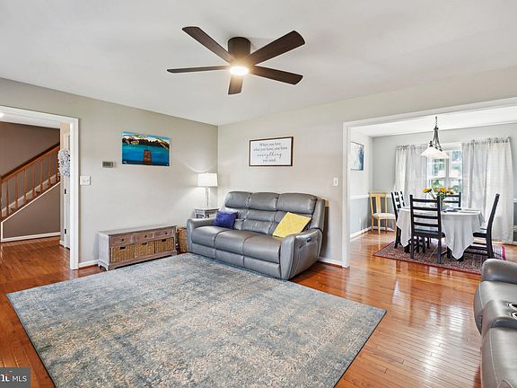 5th image of 16 Sassafras Ln