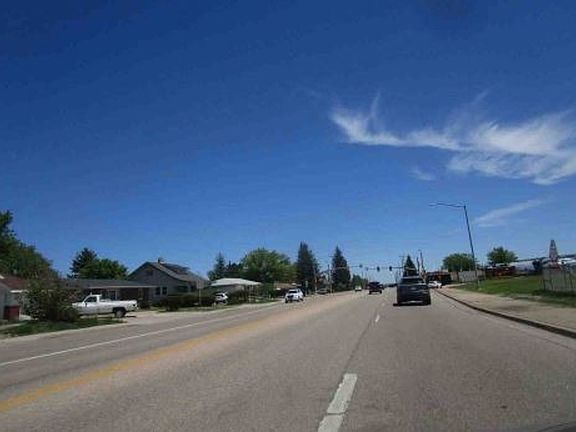 Exterior Neighborhood (street photo)