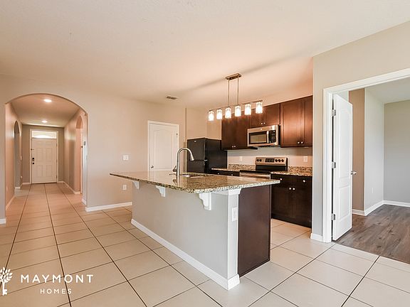 5th image of 484 Aberdeen Dr