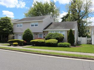 614 N Delavan Ave, Margate, NJ 08402