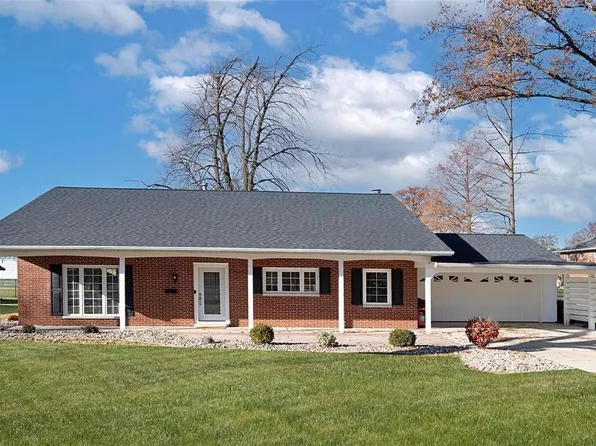 1085 N Cherry St, Breese, IL 62230