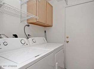 264 Ct Of Shorewood Blvd #2B, Vernon Hills, IL