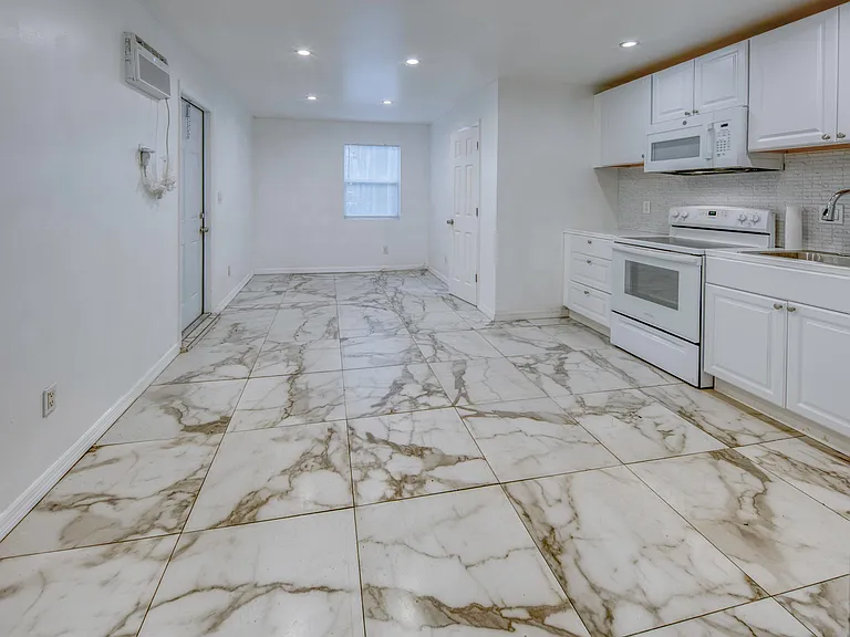 519 S M St #2 — Photo 5