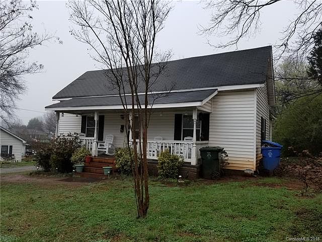2nd image of 606 E Gold St