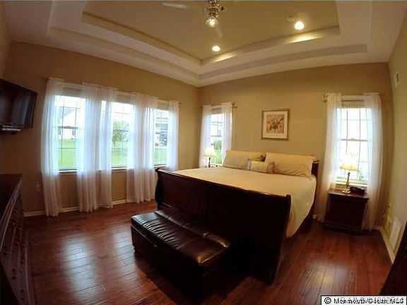 2nd image of 8 Sea Girt Ln