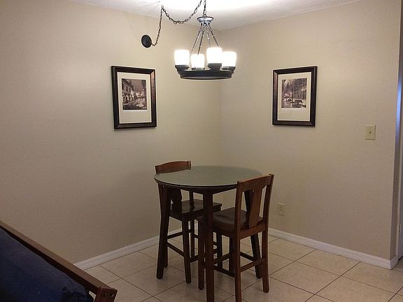 5th image of 160 Lewfield Cir
