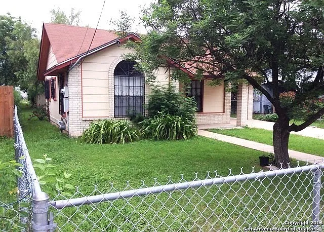 2211 Vera Cruz St