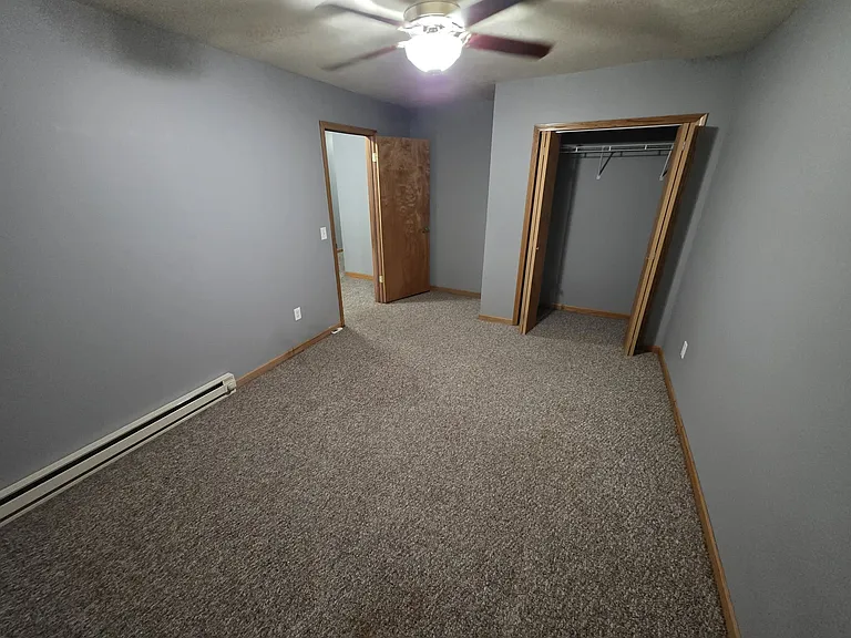 314 S Cavin St #B — Photo 5