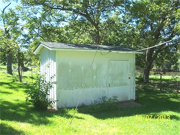 4th image of 371 Lillian Ln