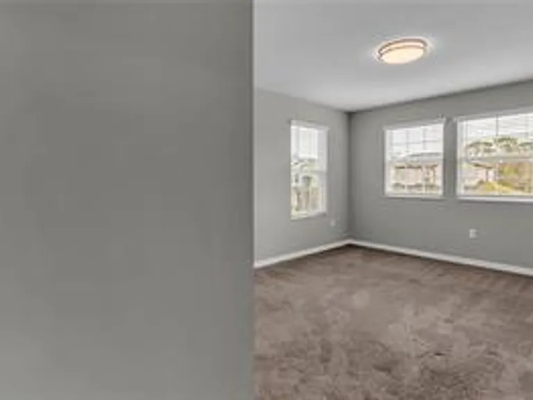 3137 Marine Grass Dr — Photo 32
