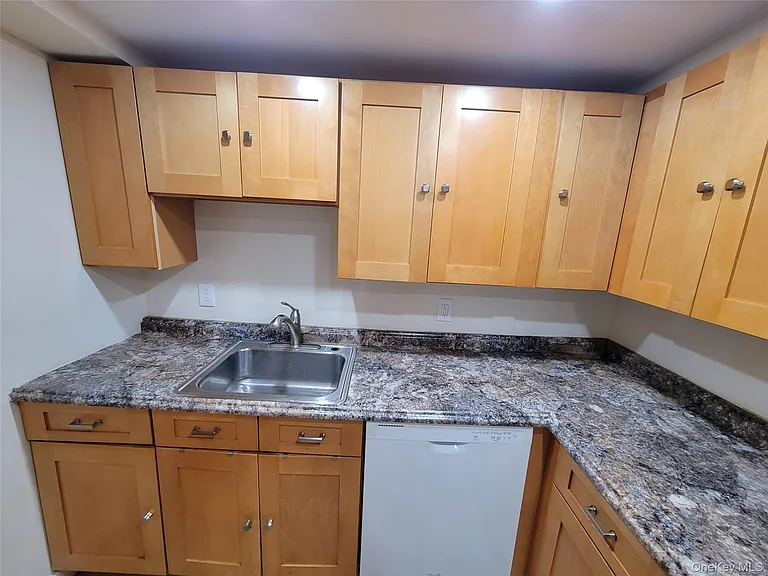 44 Main St #3 — Photo 5