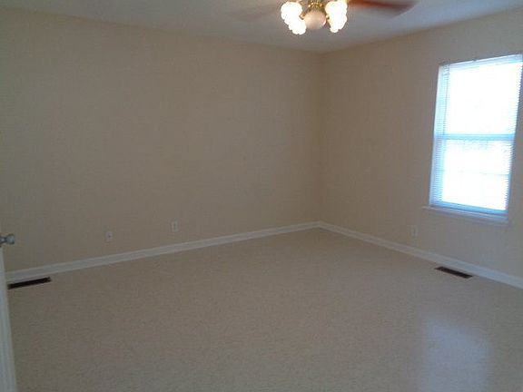 5th image of 105 Indiana Ave #0