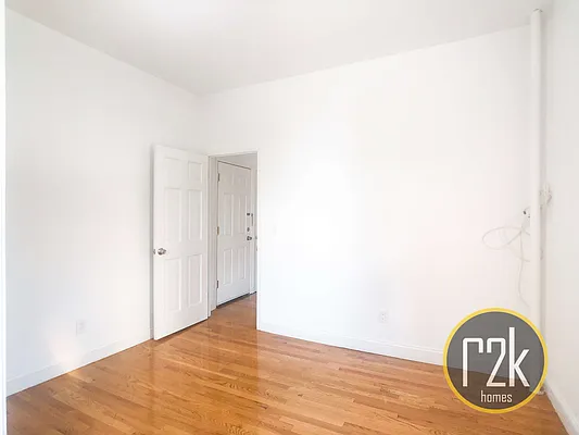 Rented by Realty 2000 Corp | media 23