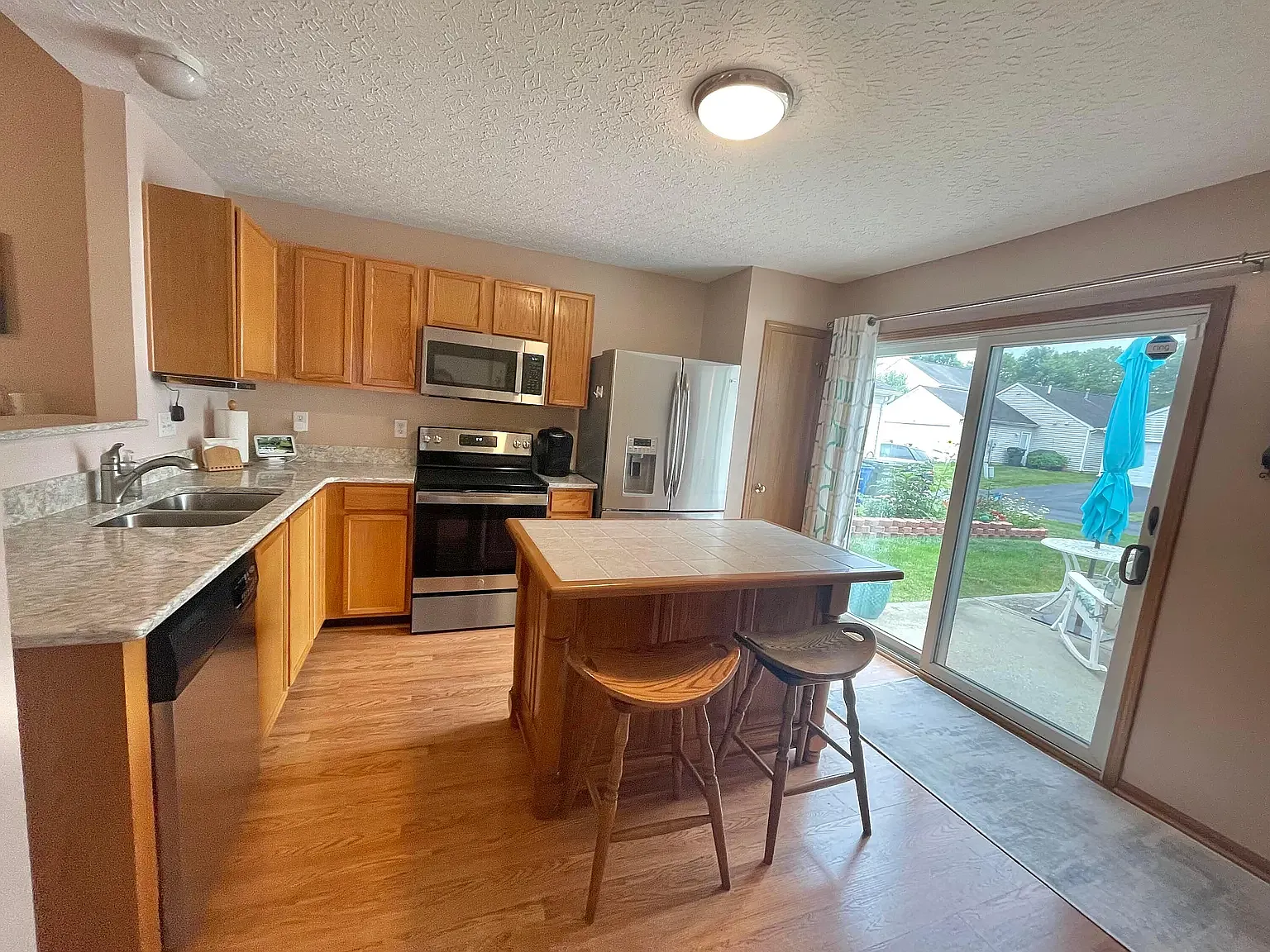 2 bed, 1332 sqft, $1,980 — Photo 1