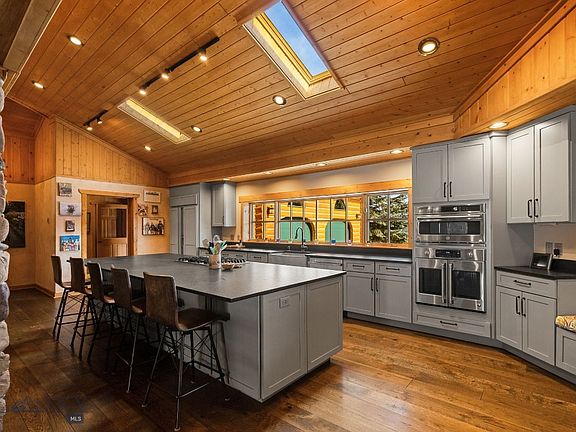 5th image of 707 Crown Butte Rd