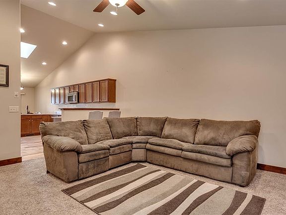 5th image of 1193A Forestglen Dr