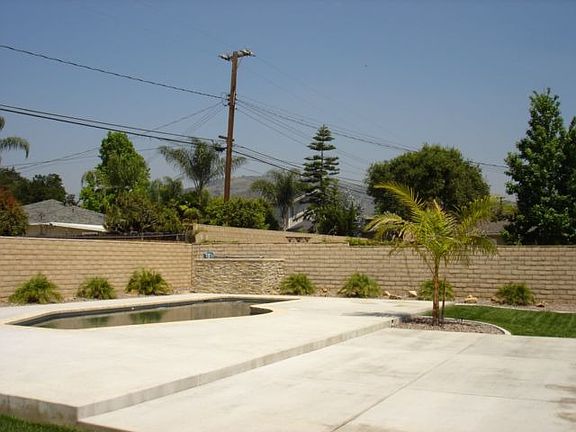 3rd image of 751 E Dalton Ave