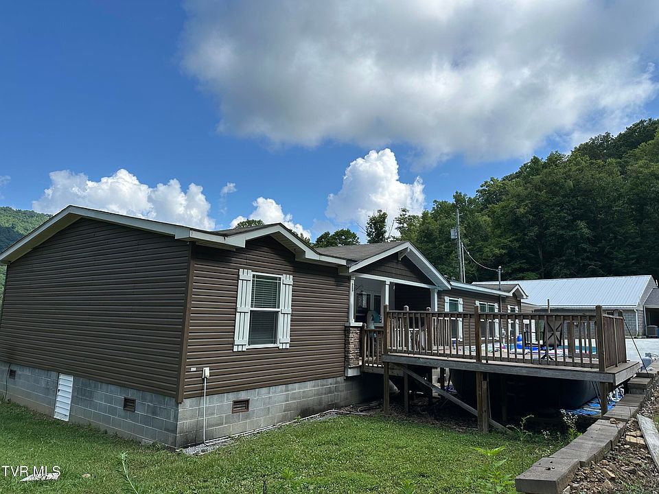 1st image of 172 Cavalier Dr