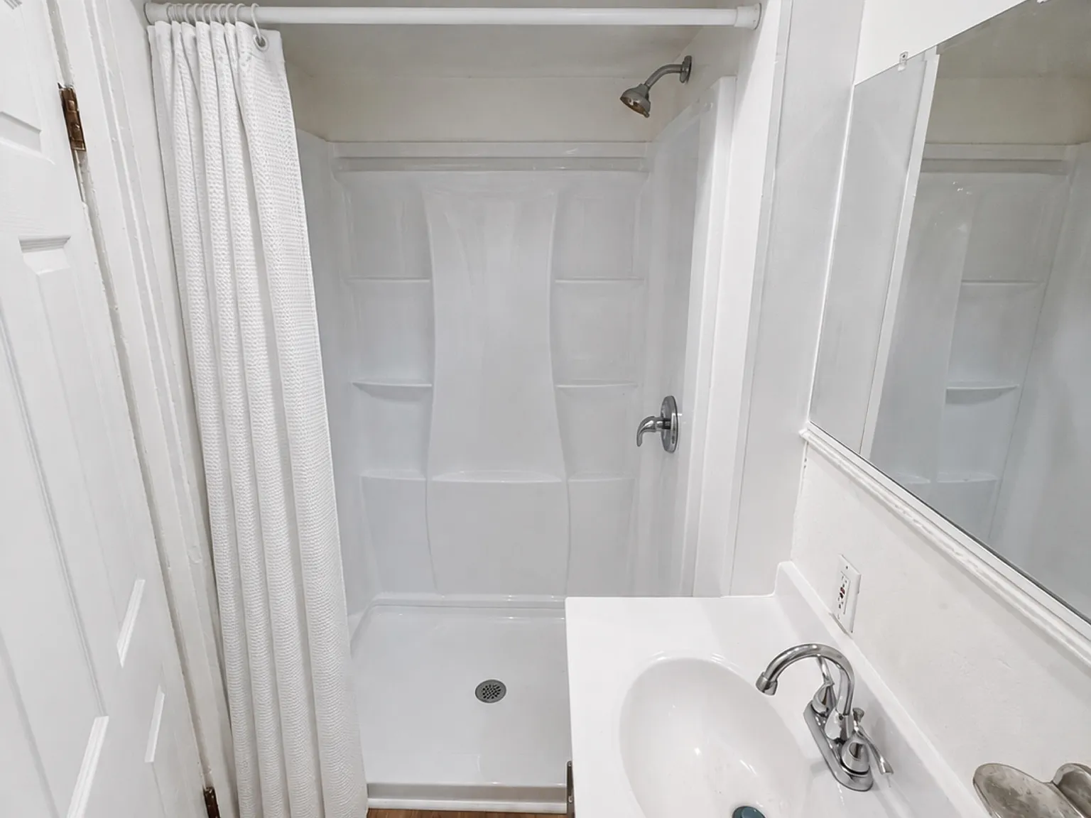 1 bed, $2,495 — Photo 2