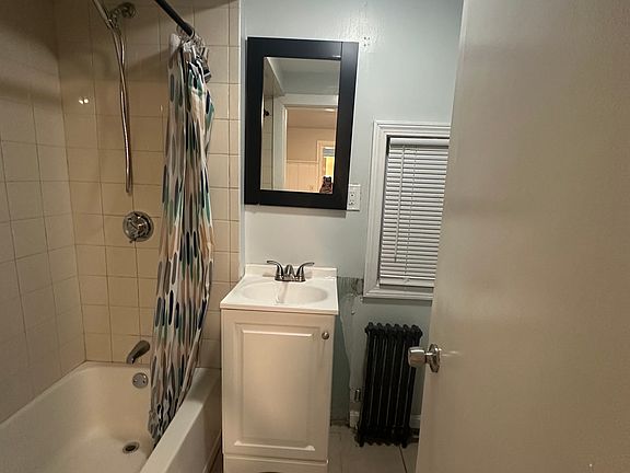 2nd image of 119 Chatham St Floor 2