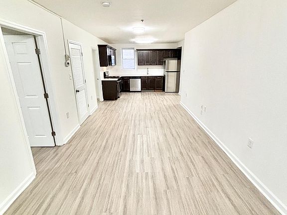 4th image of 168 N Grove St #1F