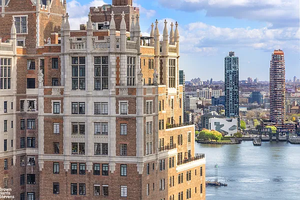 Rented by Brown Harris Stevens | media 16