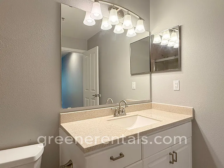 2210 Tolmie Ave #C-1 — Photo 19