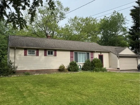 4097 Root Rd, North Olmsted, OH 44070