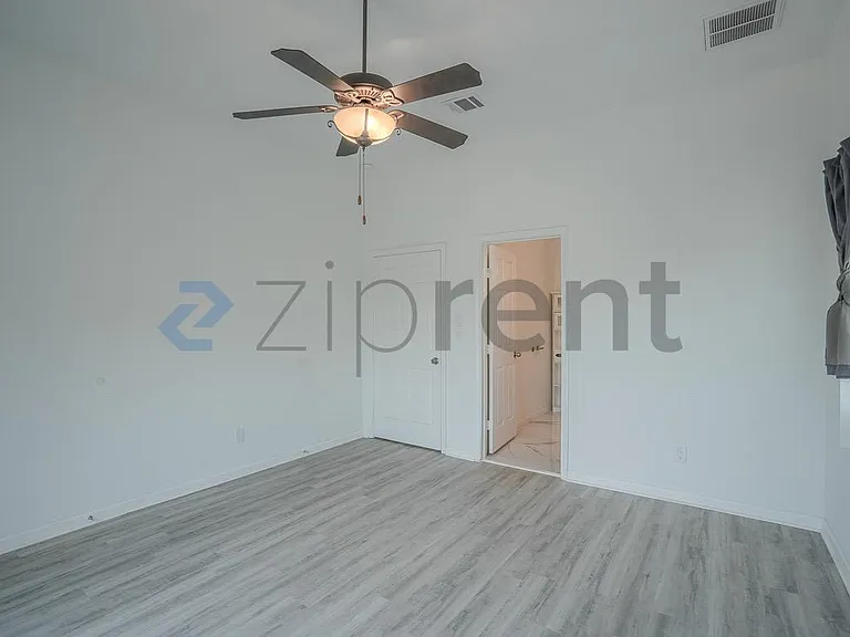 4123 Avenue M 1/2 — Photo 15