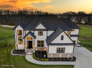 23 Pinnacle Ct, Naperville, IL 60565