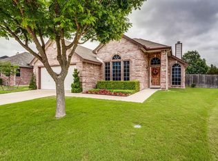 910 Pheasant Dr, Midlothian, TX 76065