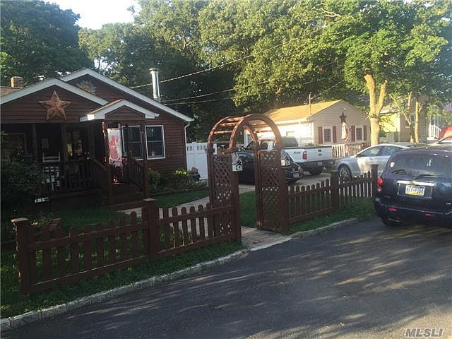1st image of 31 Oaklawn Ave