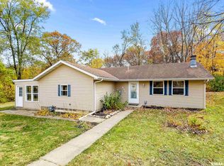 140 Kohl St, Creve Coeur, IL 61610